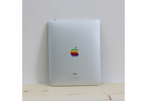 5 Accesorios que recuerdan al logo de Apple retro del arcoiris 12