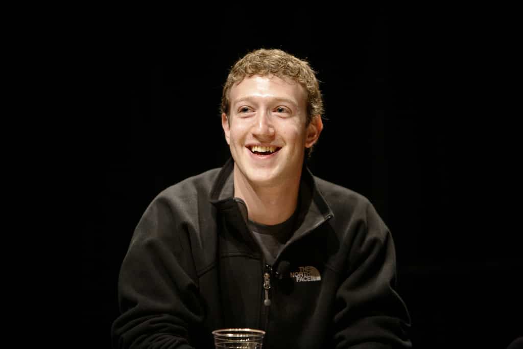 Mark Zuckerberg critica el precio del iPhone