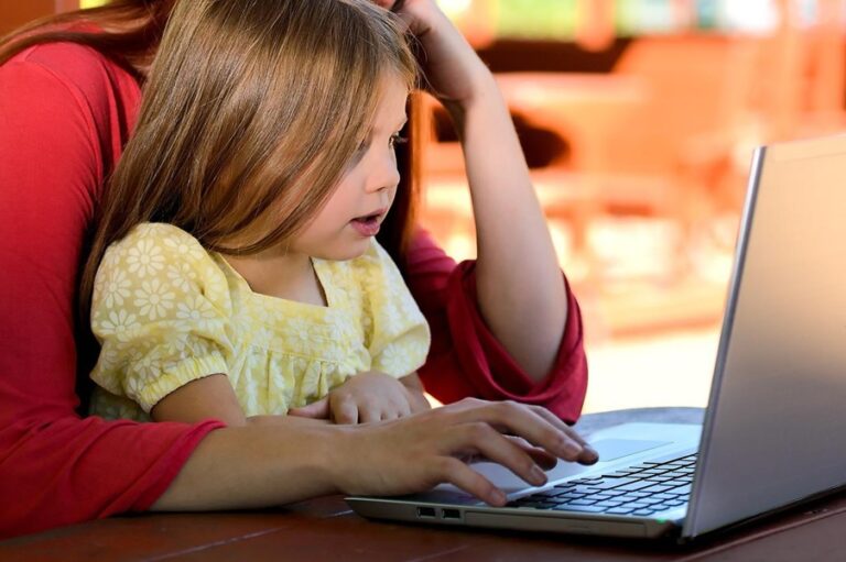 6 mejores maneras de proteger a los niños en internet