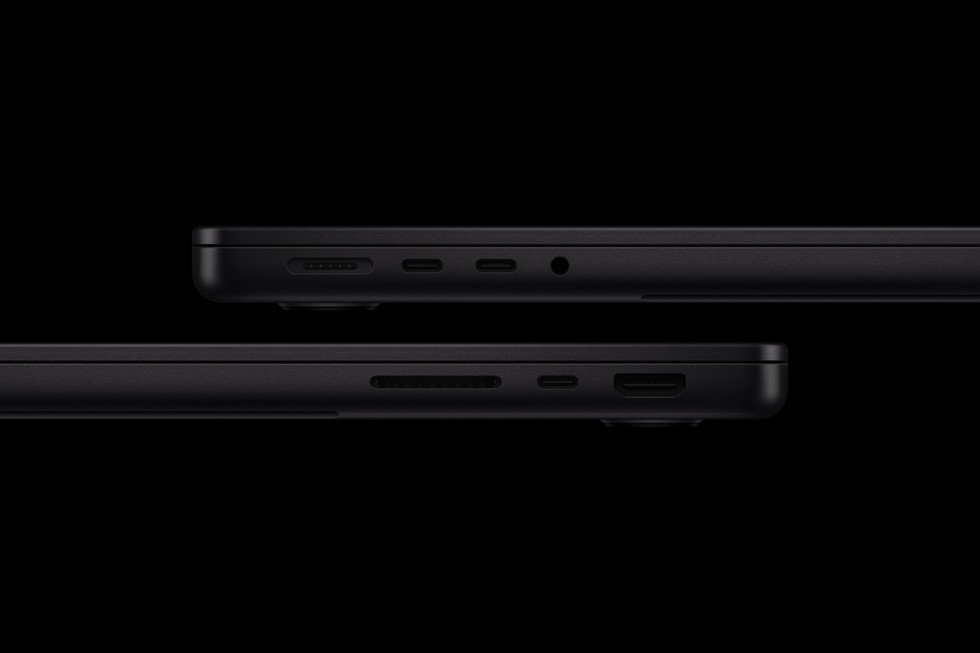 Ambos laterales del MacBook Pro de 14 pulgadas con M6 con sus puertos
